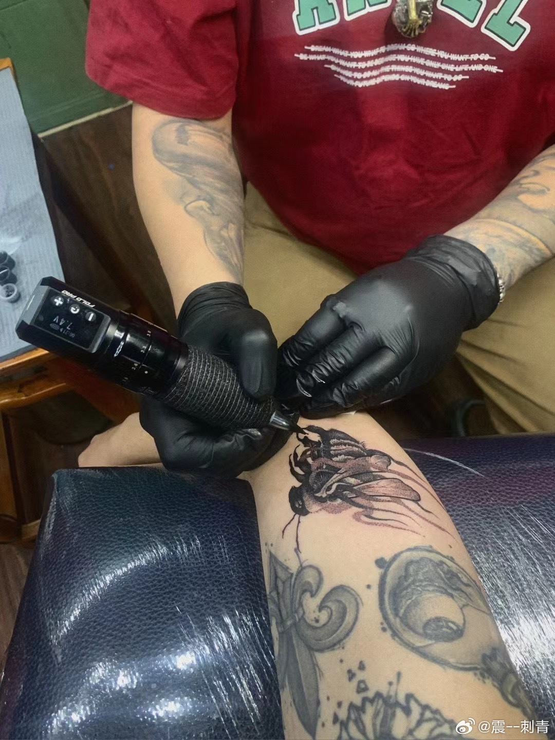 正规纹身店的价格概览，科技与纹身的融合之美