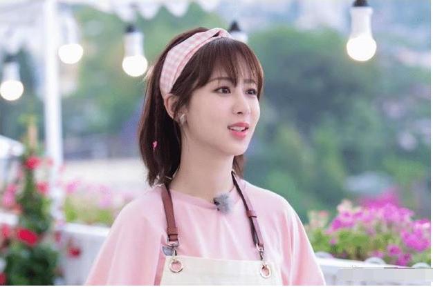 演琼瑶剧的女演员，揭秘小巷中的秘密小店与她们的故事