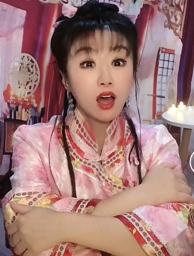探索明星小巷的秘密，隐藏的特色小店之旅