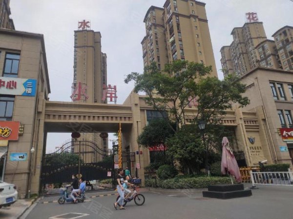 水岸花语新变化，成长中的自信与多彩生活